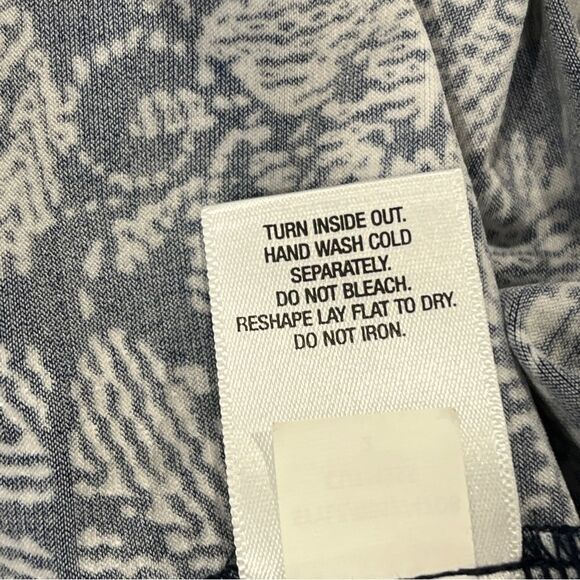 Floral sleeveless Dress with front tie - Picture 13 of 15